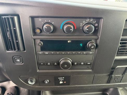 Used 2024 GMC Savana 2500 w/ Driver Convenience Package image 15