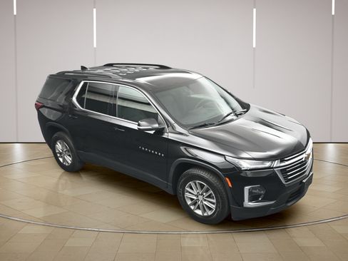Used 2023 Chevrolet Traverse LT FWD image 33