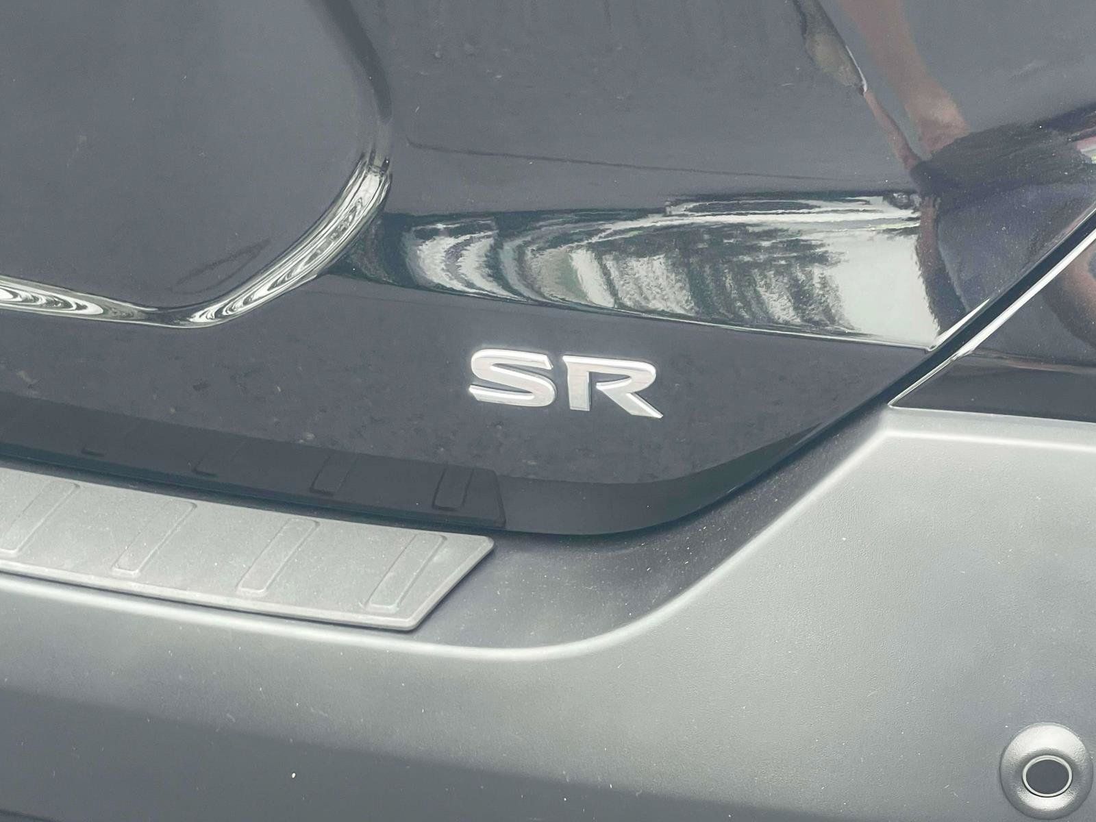 Used 2020 Nissan Kicks SR w/ Exterior Package FWD image 8