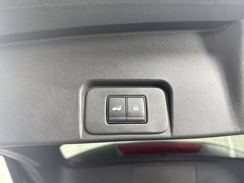 Used 2026 Nissan Rogue SL AWD/4WD image 34