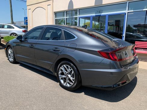 Used 2023 Hyundai Sonata SEL w/ Preferred Accessory Package FWD image 5