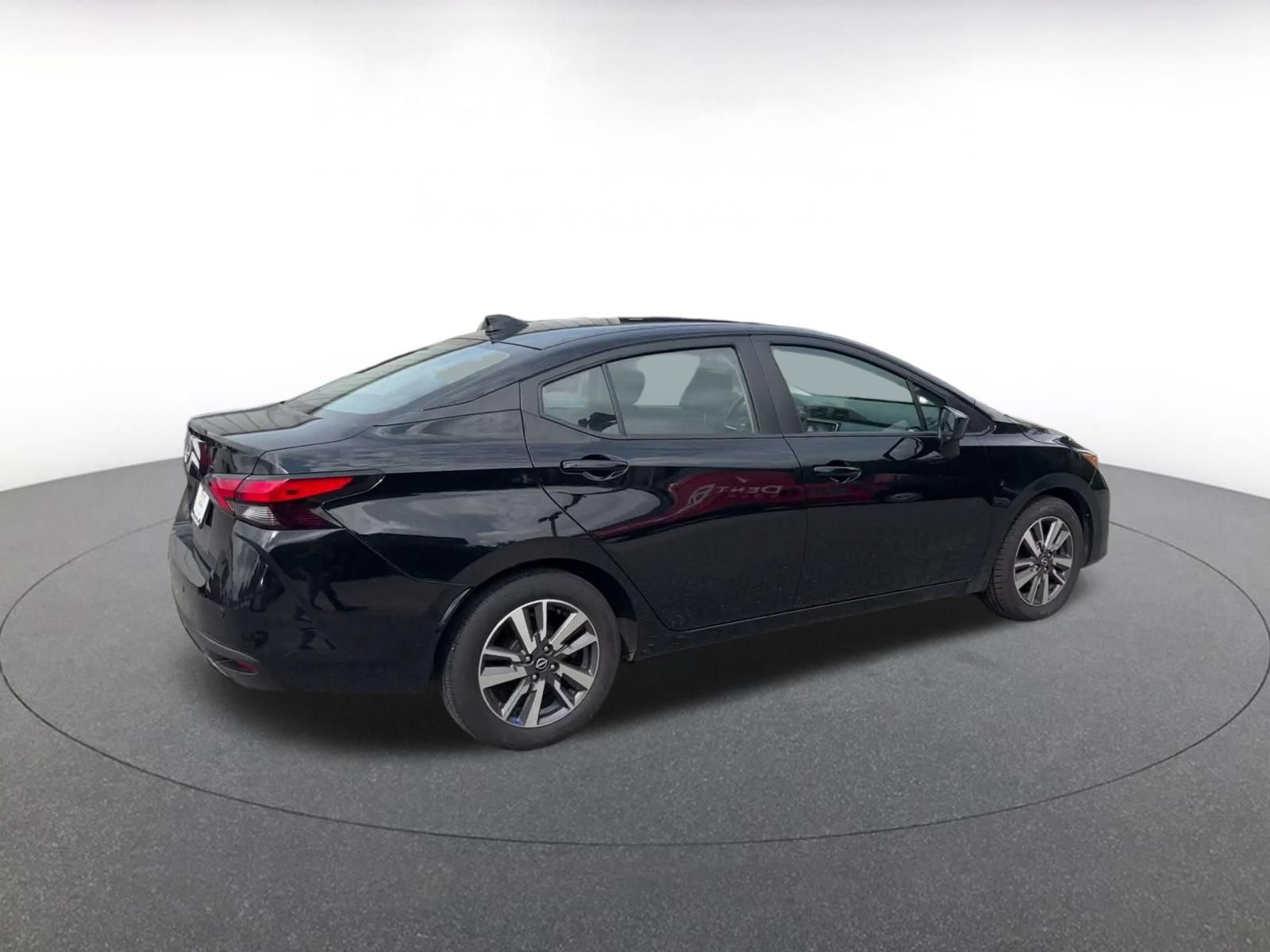 Used 2025 Nissan Versa SV FWD image 13