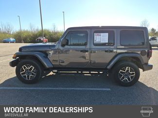 Used 2025 Jeep Wrangler Sahara video 2