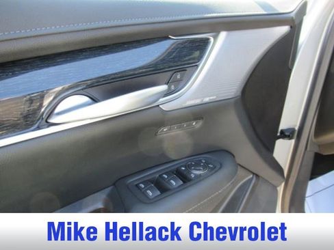 Used 2025 Cadillac XT5 Premium Luxury image 7