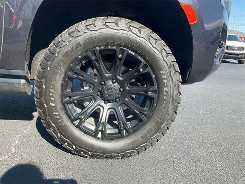 Used 2023 GMC Yukon XL AT4 image 10