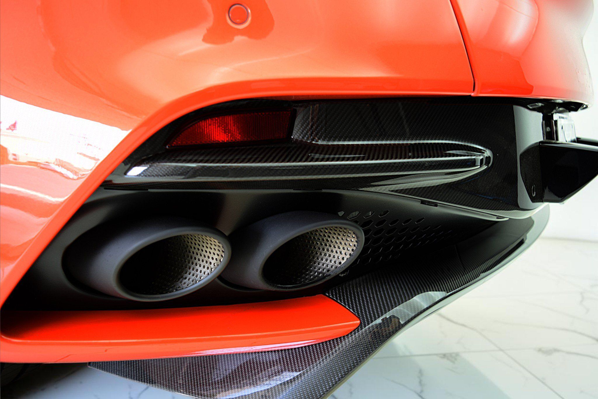 Used 2023 Aston Martin DBS Superleggera Volante RWD image 23