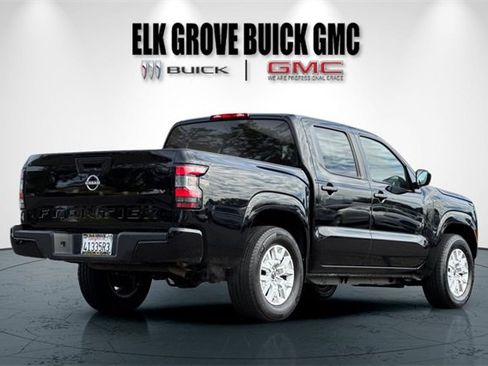 Used 2023 Nissan Frontier SV image 4