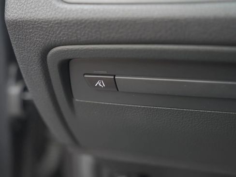 Used 2018 BMW 340i Sedan w/ Executive Package image 19