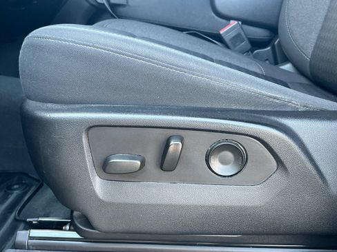 Used 2022 Chevrolet Silverado 1500 Custom w/ LPO, Dark Essentials Package RWD image 12