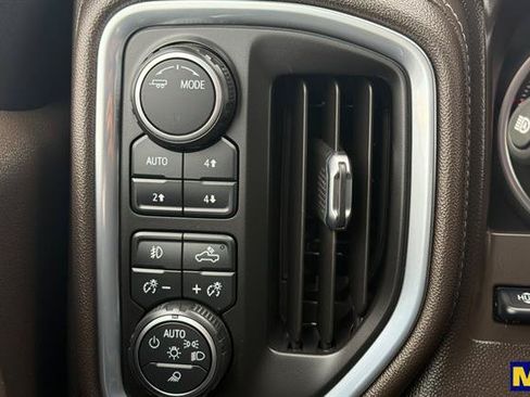 Used 2022 Chevrolet Silverado 1500 LTZ w/ Technology Package AWD/4WD image 35