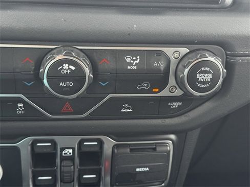 Certified 2024 Jeep Wrangler Unlimited Rubicon image 36