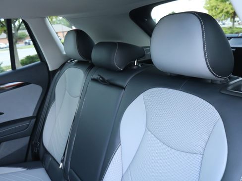 New 2025 Volkswagen Tiguan SE image 17