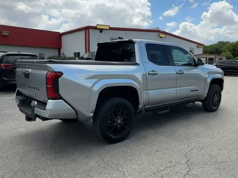 Used 2025 Toyota Tacoma SR5 image 9