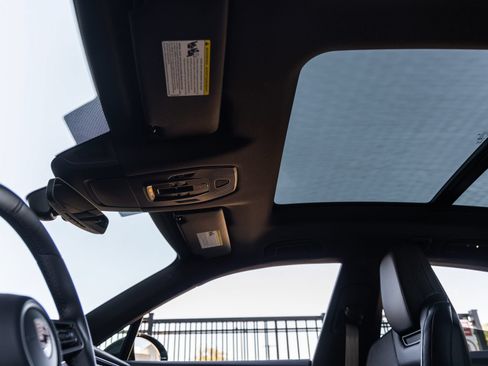 Certified 2025 Porsche Macan Electric RWD image 27