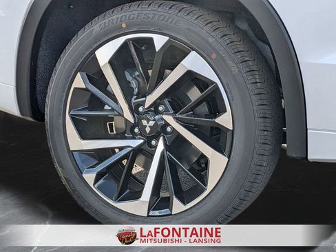 New 2025 Mitsubishi Outlander SEL image 32