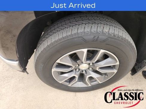 Used 2020 Chevrolet Silverado 1500 LT w/ Texas Edition image 13