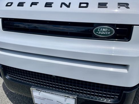 Used 2023 Land Rover Defender 110 V8 AWD/4WD image 33