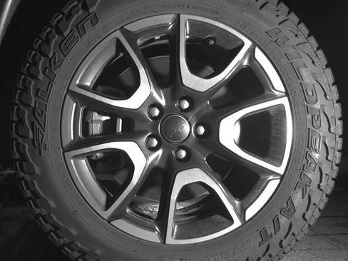 Used 2025 Jeep Compass Trailhawk image 12