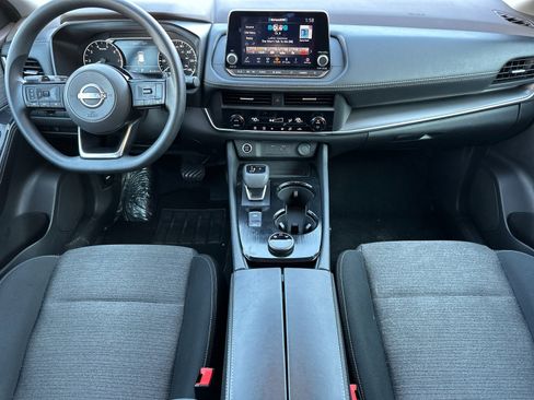 Used 2023 Nissan Rogue SV image 13