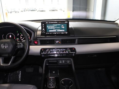 Used 2025 Honda Pilot EX-L image 14