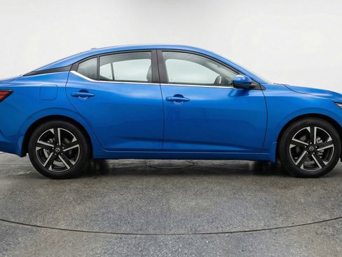 Used 2025 Nissan Sentra SV FWD image 11