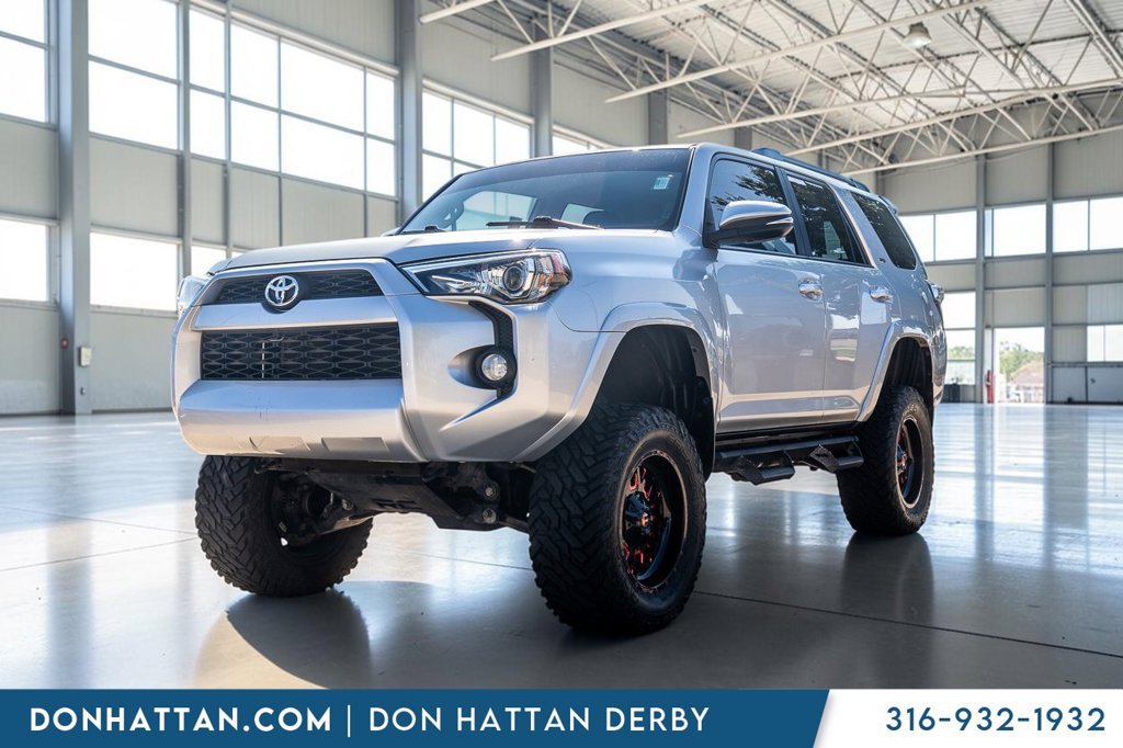 Used 2018 Toyota 4Runner SR5 Premium AWD/4WD image 1