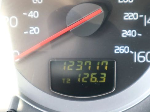 Used 2011 Volvo XC90 3.2 FWD image 34