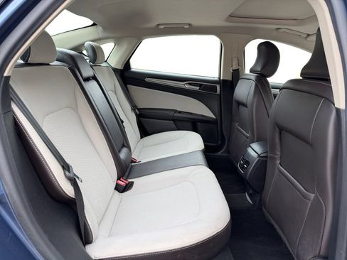 Used 2019 Ford Fusion SE w/ Equipment Group 151A FWD image 20
