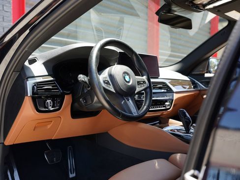 Used 2023 BMW 540i w/ M Sport Package RWD image 13