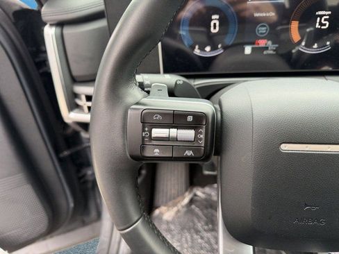 Used 2025 Hyundai Santa Fe SE image 17