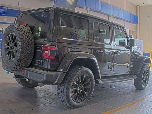 Used 2022 Jeep Wrangler Unlimited Sahara image 2