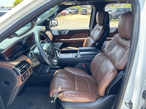 Used 2022 Lincoln Navigator Reserve AWD/4WD image 8
