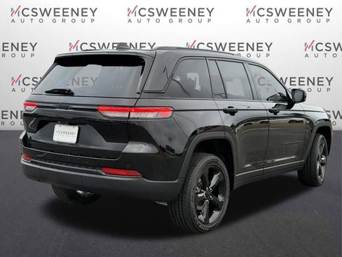 New 2025 Jeep Grand Cherokee Altitude image 5