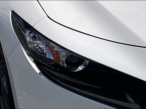 Used 2023 MAZDA MAZDA3 s FWD image 28