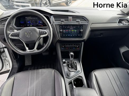 Used 2022 Volkswagen Tiguan SE image 14