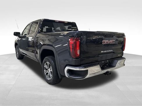 Used 2025 GMC Sierra 1500 SLT image 3