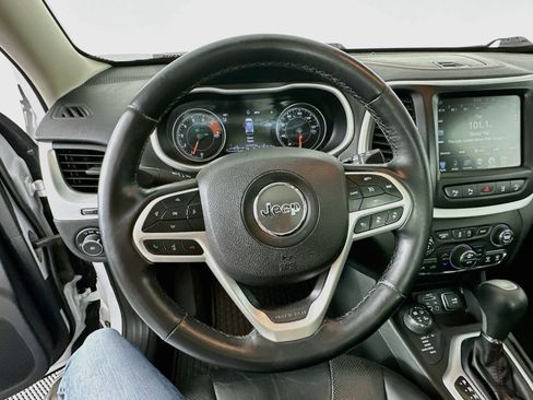 Used 2017 Jeep Cherokee Trailhawk AWD/4WD image 11