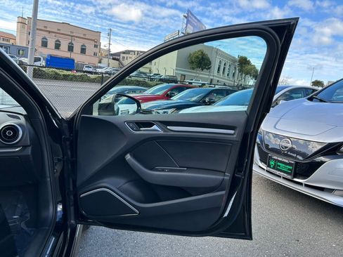 Used 2017 Audi A3 e-tron Premium Plus w/ Technology Package image 41