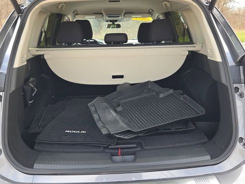 Used 2025 Nissan Rogue SV image 13