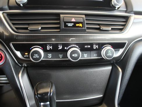 Used 2019 Honda Accord Sport image 11