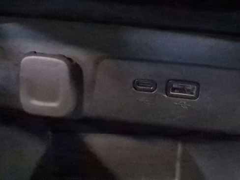 Used 2025 Chevrolet Trax LT w/ LT Convenience Package image 21