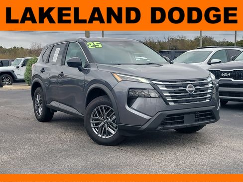 Used 2025 Nissan Rogue S image 1