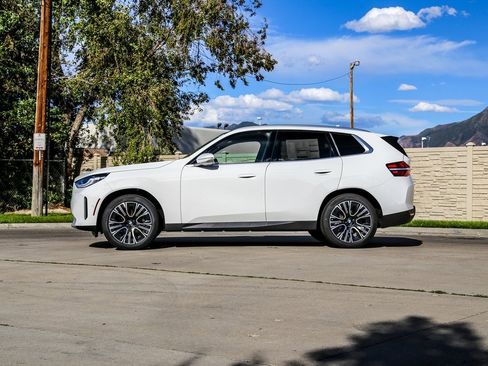 Used 2026 BMW X3 xDrive30 w/ Convenience Package image 2