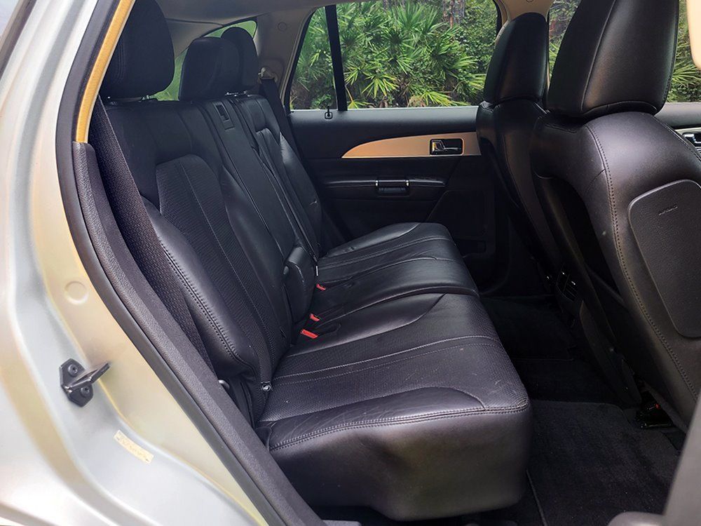 Used 2011 Lincoln MKX 2WD image 19