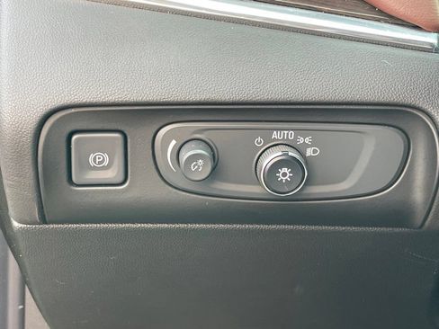 Used 2020 Buick Enclave Avenir w/ Avenir Technology Package AWD/4WD image 16