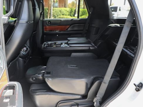 Used 2020 Lincoln Navigator Reserve w/ Equipment Group 208A Reserve AWD/4WD image 42
