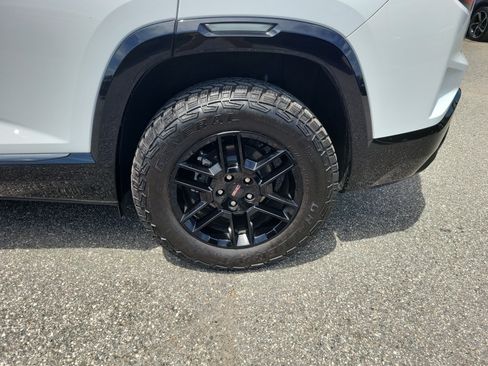 Used 2026 GMC Terrain AT4 w/ Convenience Package III AWD/4WD image 5