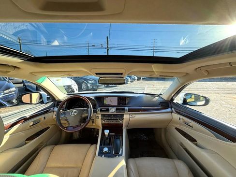 Used 2015 Lexus LS 460 w/ Comfort Package image 2