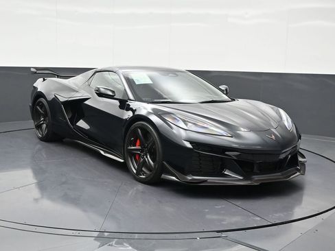 Used 2024 Chevrolet Corvette Z06 w/ Z07 Performance Package image 8