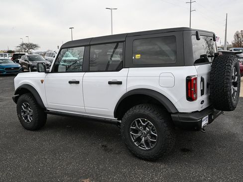 New 2025 Ford Bronco Badlands image 7